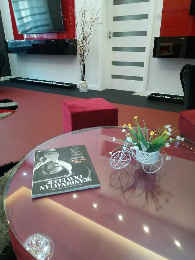 Apartamento Red Passion Deluxe Home At Gozsdu Budapeste
